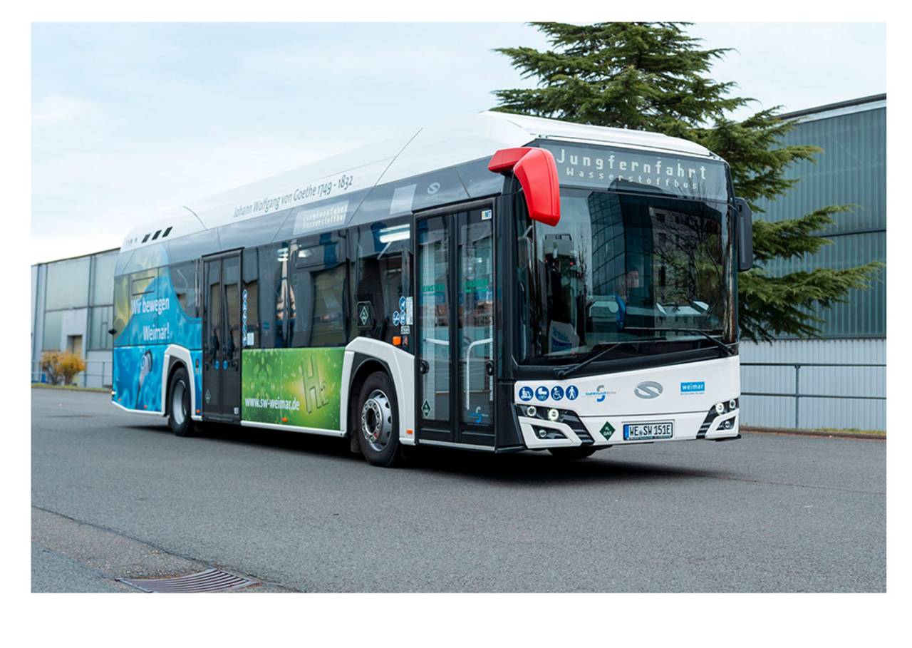 Wasserstoffbus auf dem Betriebsgelände zur Jungfernfahrt am 09.11.2023